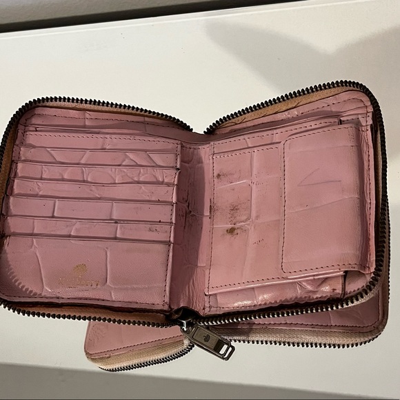 Purse, sunglasses holder with a well used wallet! - Picture 8 of 12